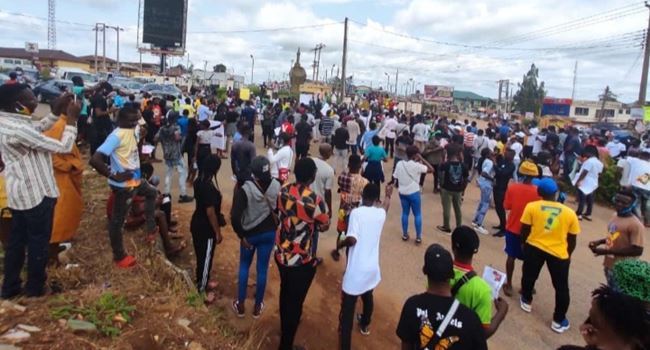 EndSARS protesters shut Ile-Ife roads