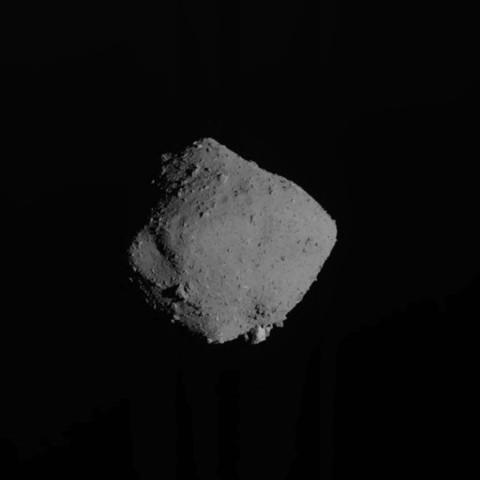 Asteroid 200 million miles from Earth contains the building blocks of life