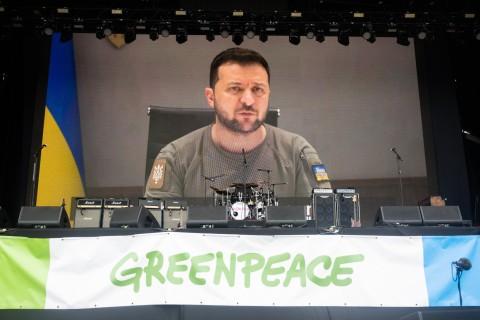 Zelensky’s message was beamed onto The Other Stage today