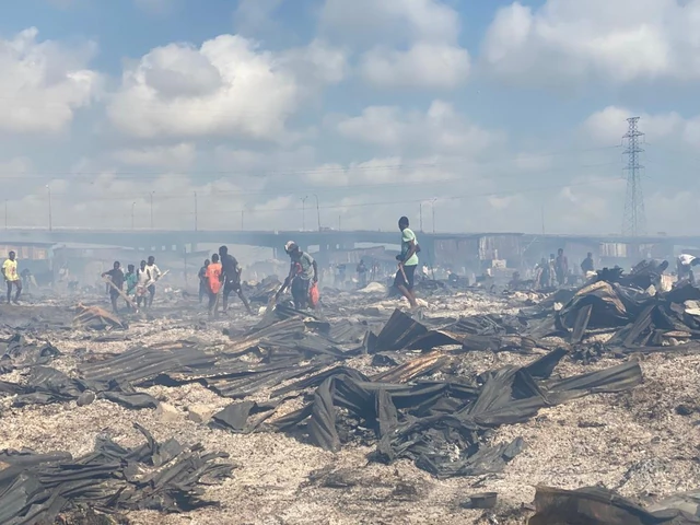 Again, shops and shanties razed as fire guts plank market in Ebute Metta [PHOTOS]