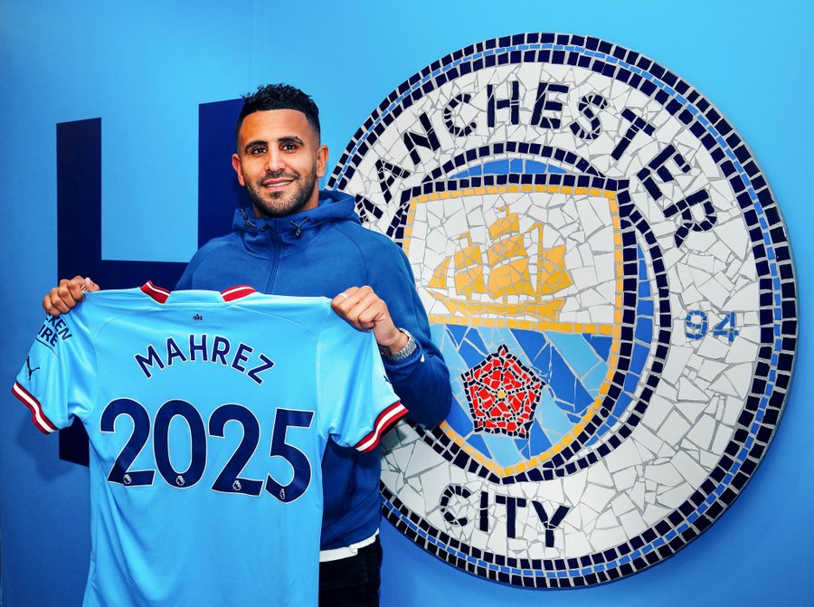 Riyadh Mahrez renews with Manchester City