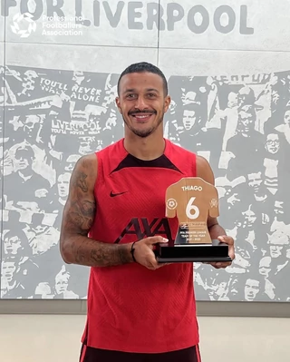 The Players received their awards with smiles in training