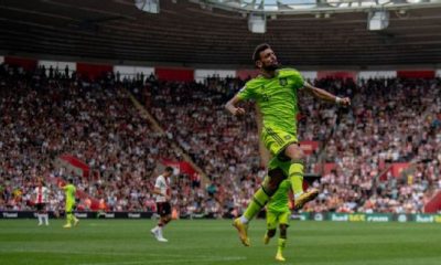 Fernandes celebrates after putting Manchester United ahead at St. Mary