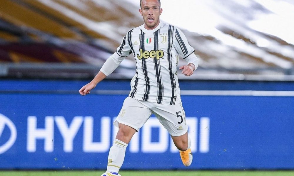 Liverpool complete loan signing of Juventus midfielder "Arthur Melo"