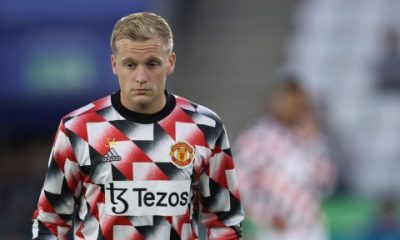 Leicester City eager to provide Donny van de Beek with a Manchester United exit strategy