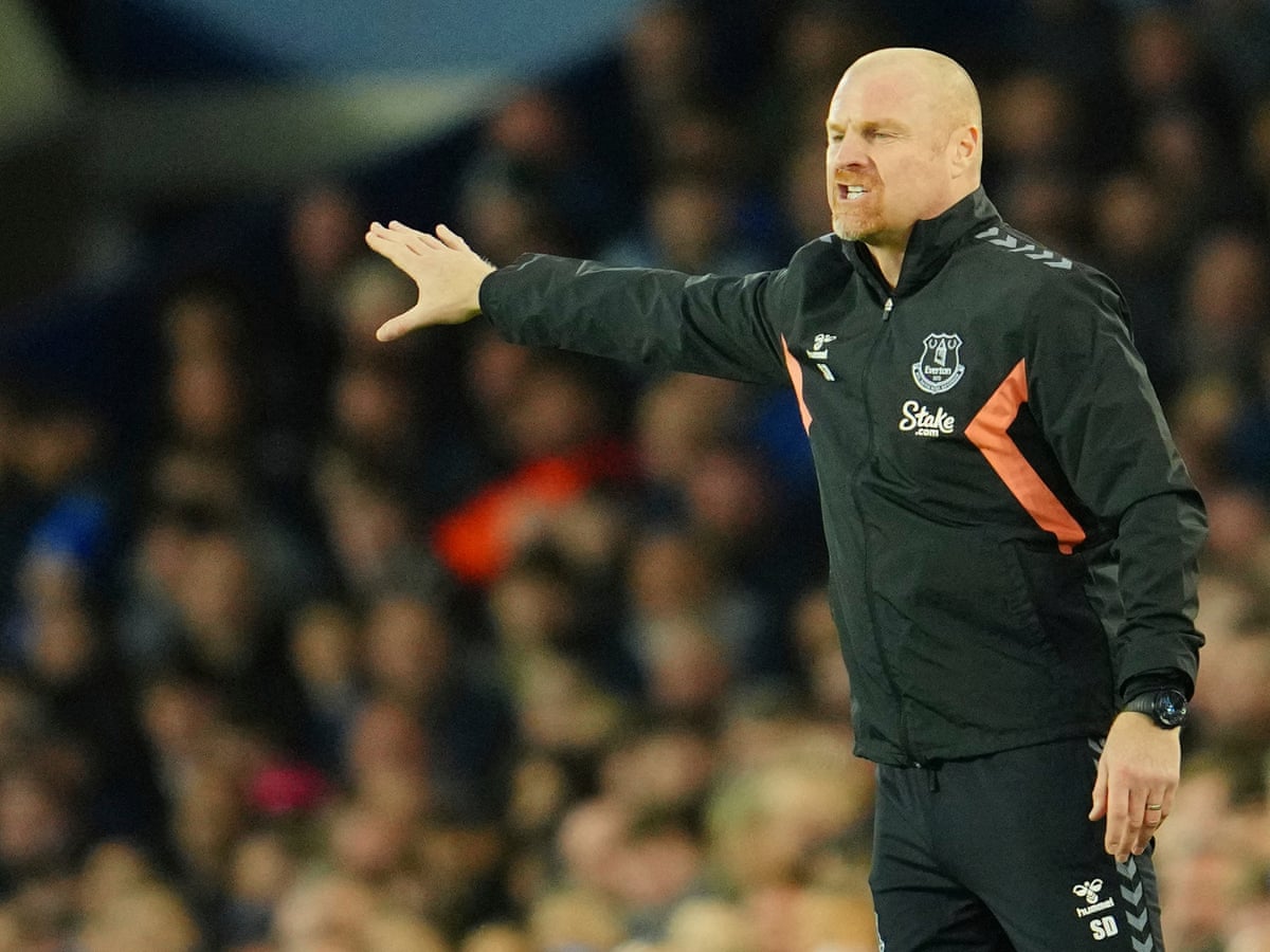 Everton linked with David Moyes as pressure mounts on Sean Dyche