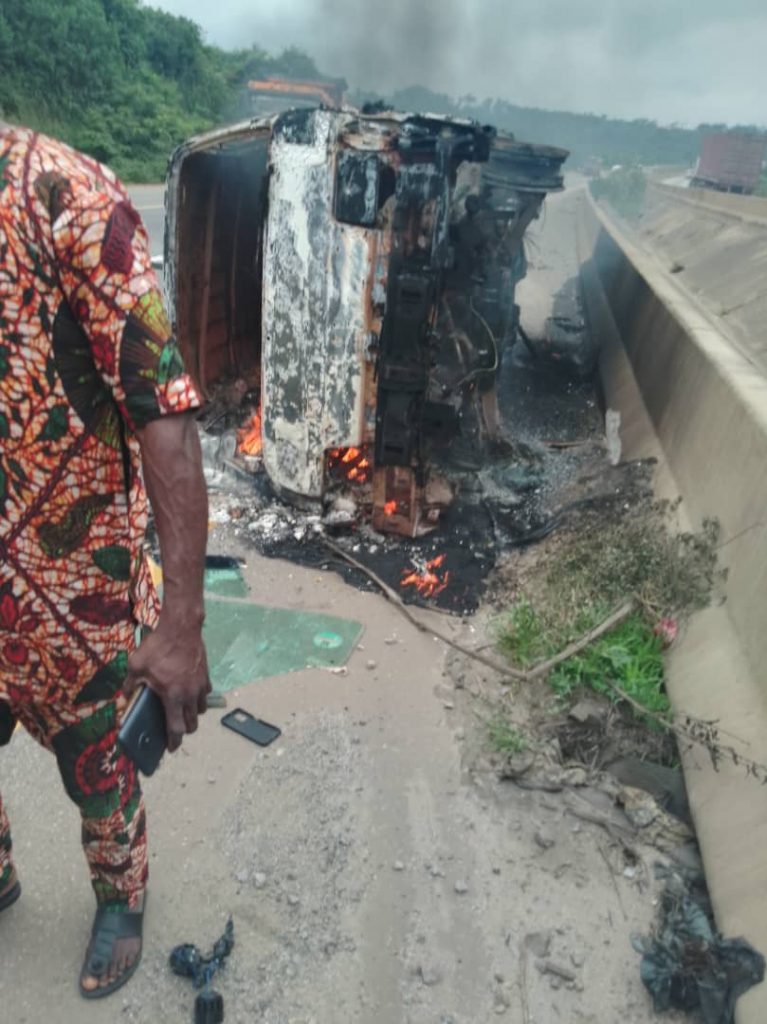 10 injured, 1 died in car incident on the Lagos-Ibadan expressway