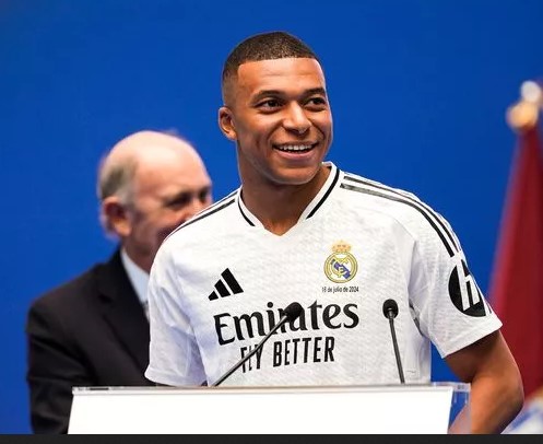 Mbappe Real Madrid presentation _ Gurusprovince