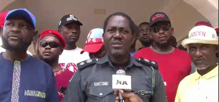 Detained police spy apologizes to IGP for political rants