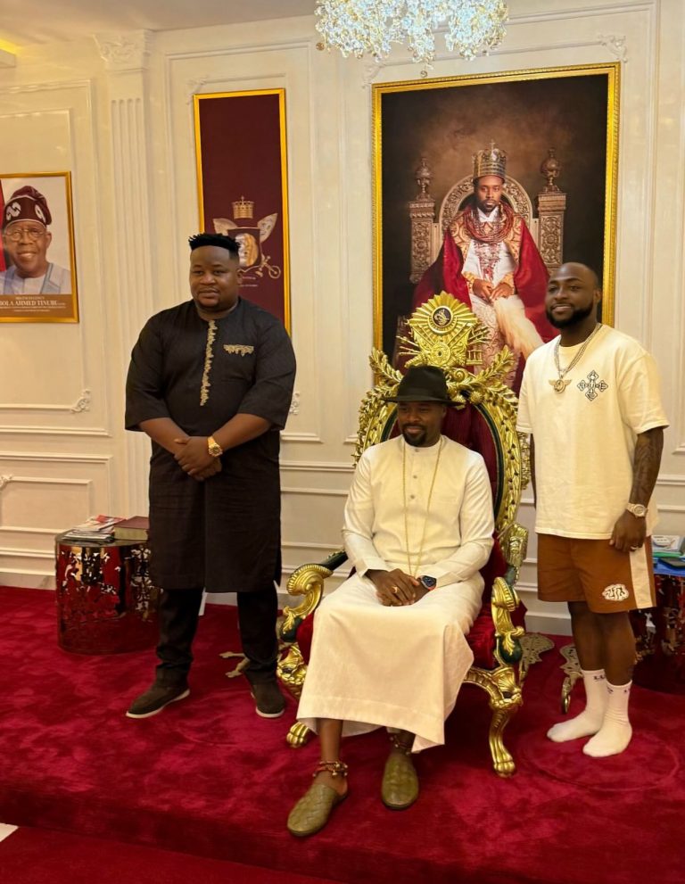 Warri AGAIN: Davido, Phyno and others visit Olu of Warri