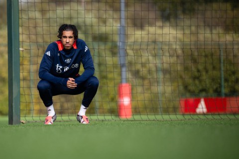 Ruud van Nistelrooy updates Leny Yoro injury after Manchester United defender is pictured in training